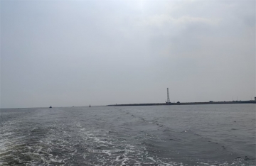 骨灰洒如大海,骨灰盒怎么处理的